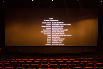 918博天堂官网国际党委组织召开《长津湖》观影活动